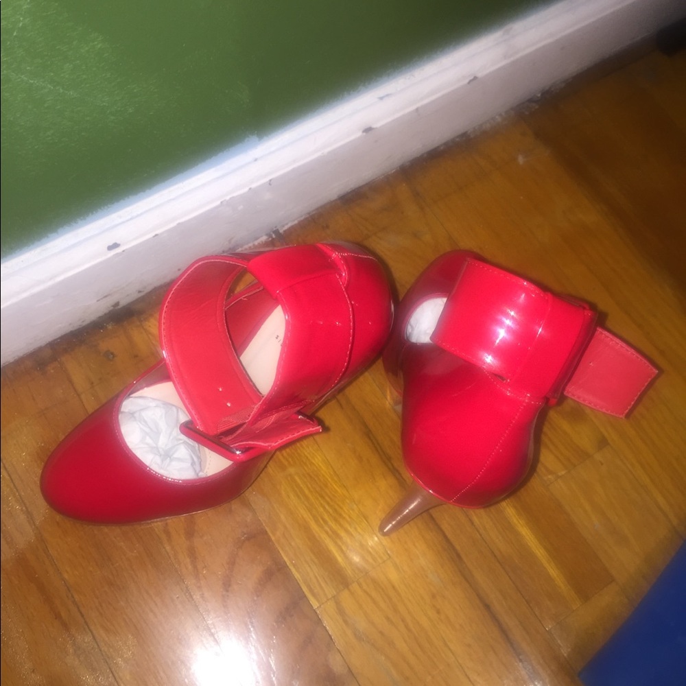 Cute Red pumps!